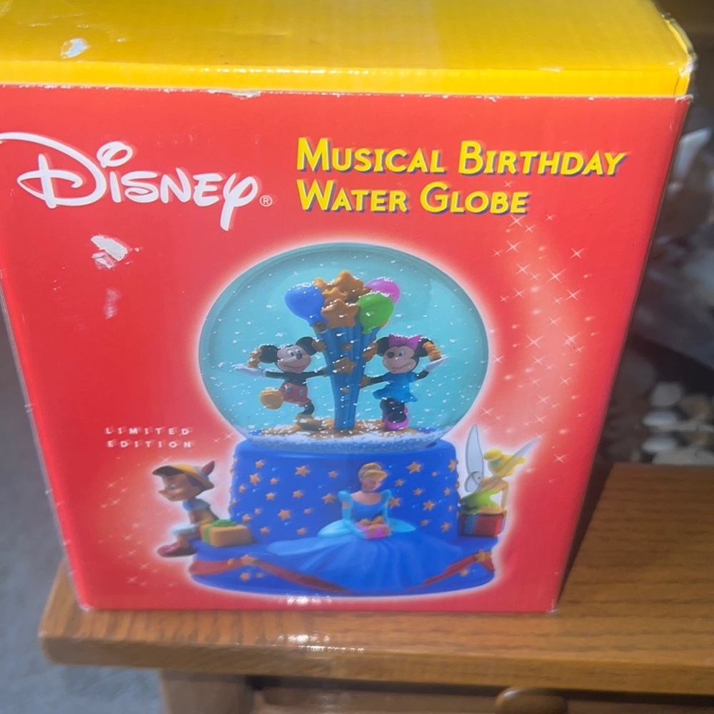 Disney antique musical birthday water globe